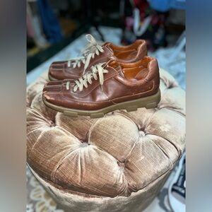 Distressed leather shoe